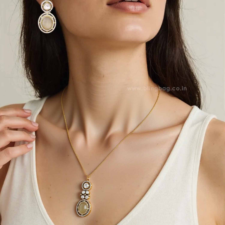 Ivory Eloria Pendant Set