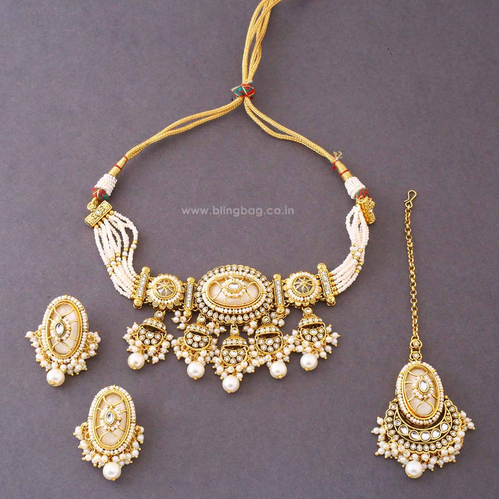 Ivory Eshvi Kundan Jewellery Set