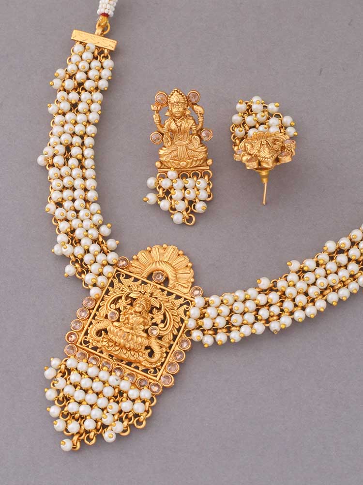Ivory Ghorarupa Temple Jewellery Set