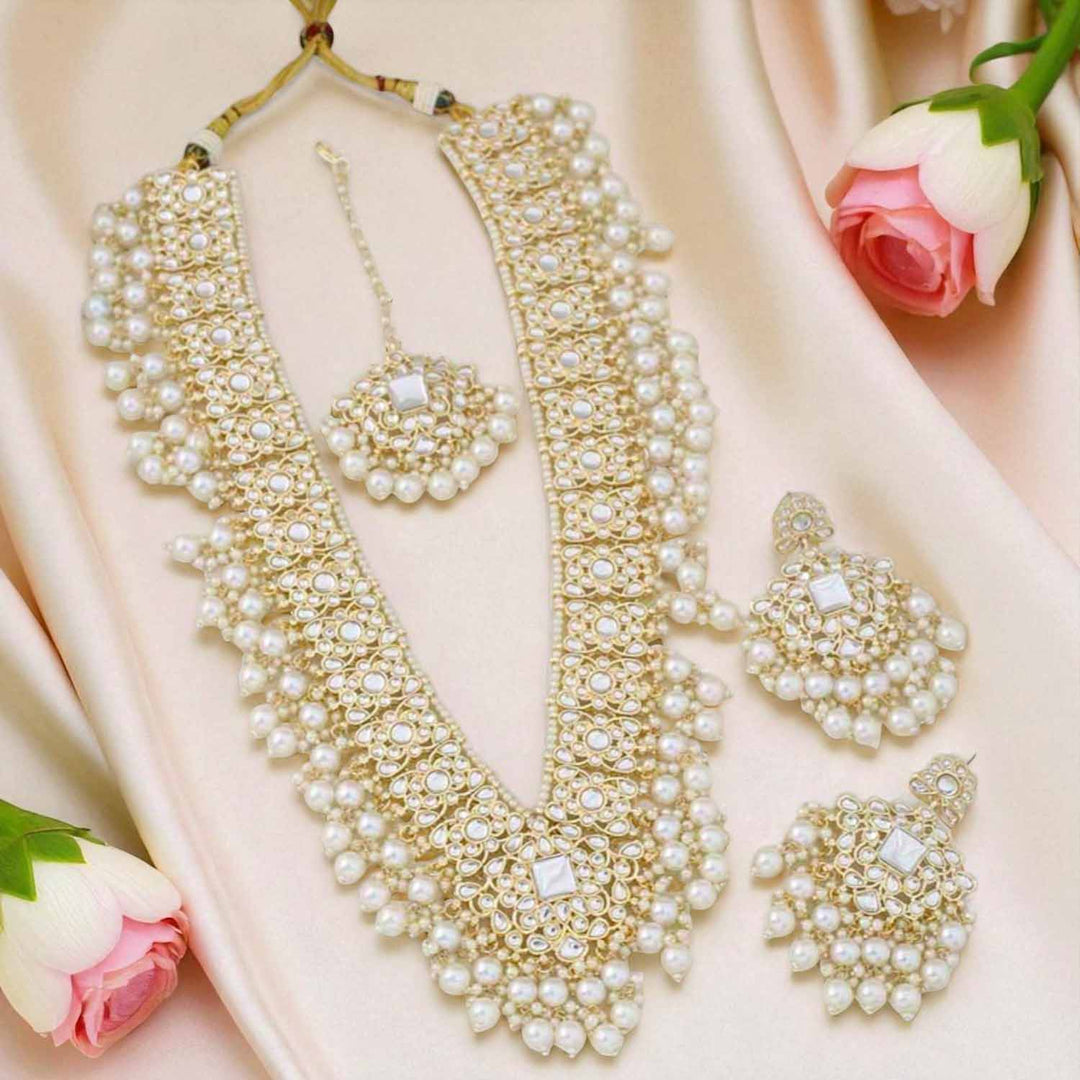 Ivory Gracia Kundan Jewellery Set