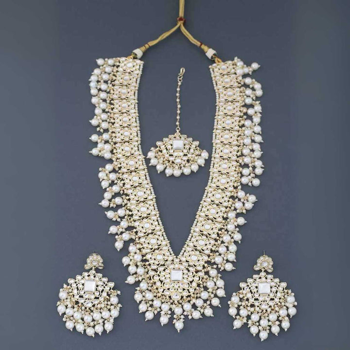 Ivory Gracia Kundan Jewellery Set