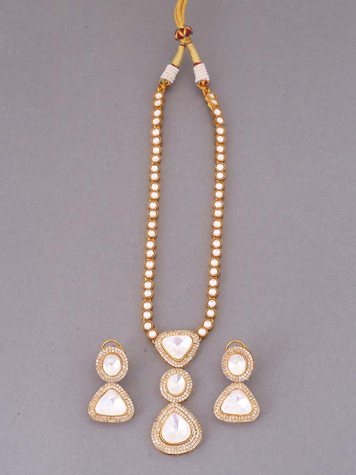 Ivory Gwendolyn Jewellery Set