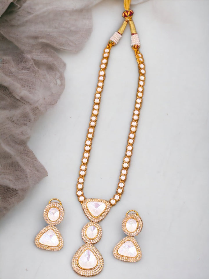Ivory Gwendolyn Jewellery Set