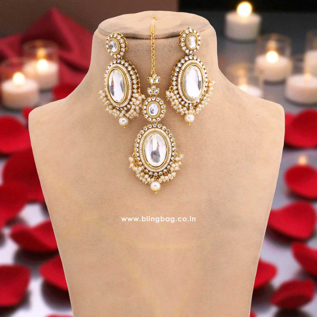 Ivory Harshini Kundan Jewellery Set
