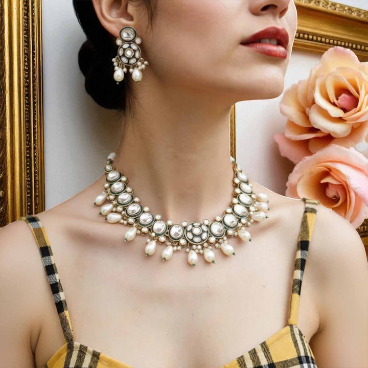 Ivory Hasika Kundan Jewellery Set