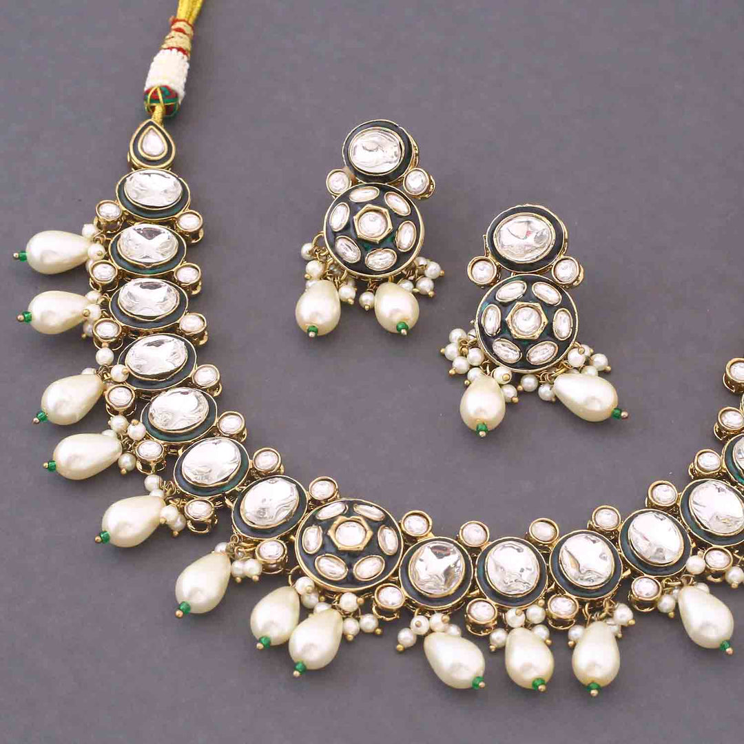 Ivory Hasika Kundan Jewellery Set