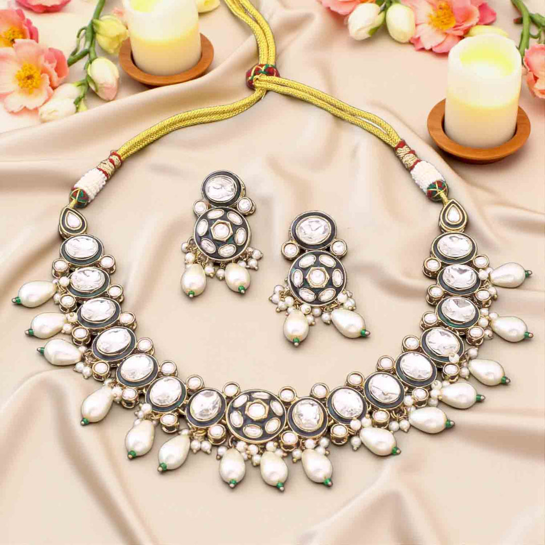 Ivory Hasika Kundan Jewellery Set