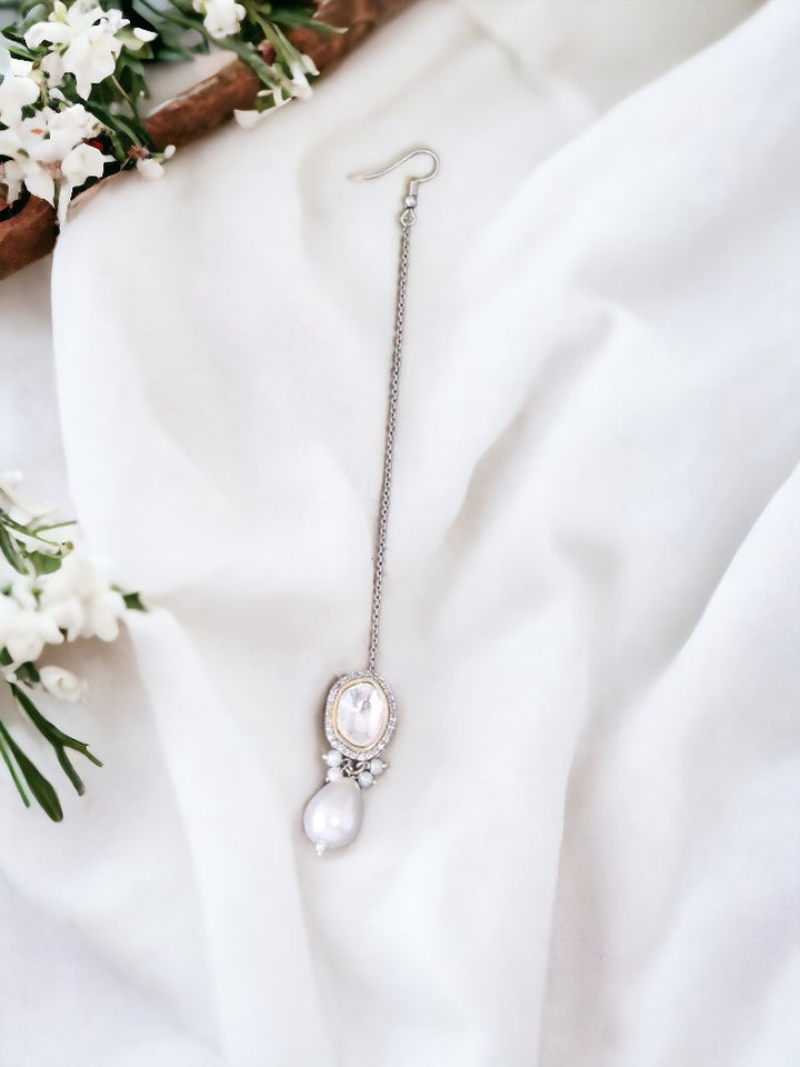 Ivory Hatita Maang Tikka