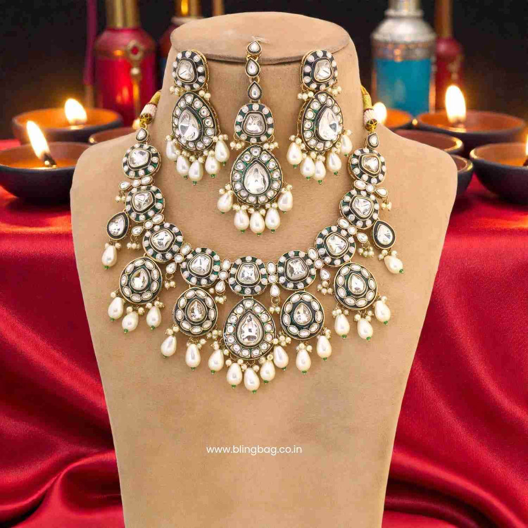 Ivory Hoormi Kundan Jewellery Set