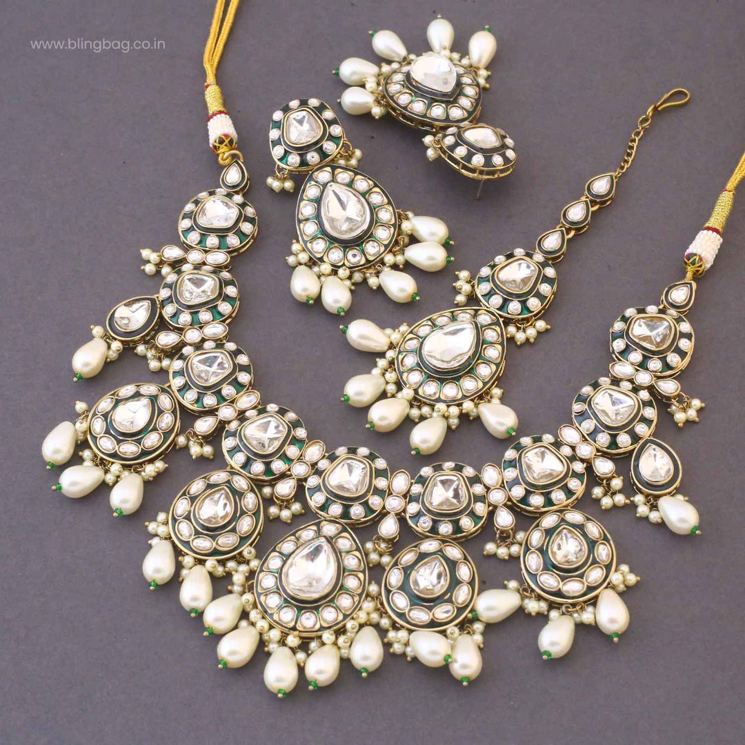 Ivory Hoormi Kundan Jewellery Set