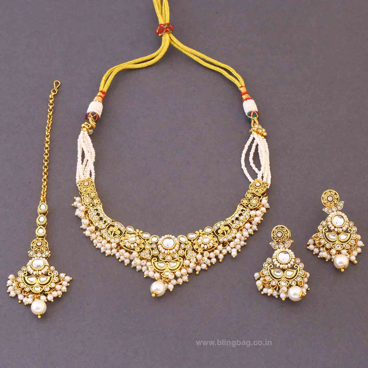 Ivory Hritika Kundan Jewellery Set