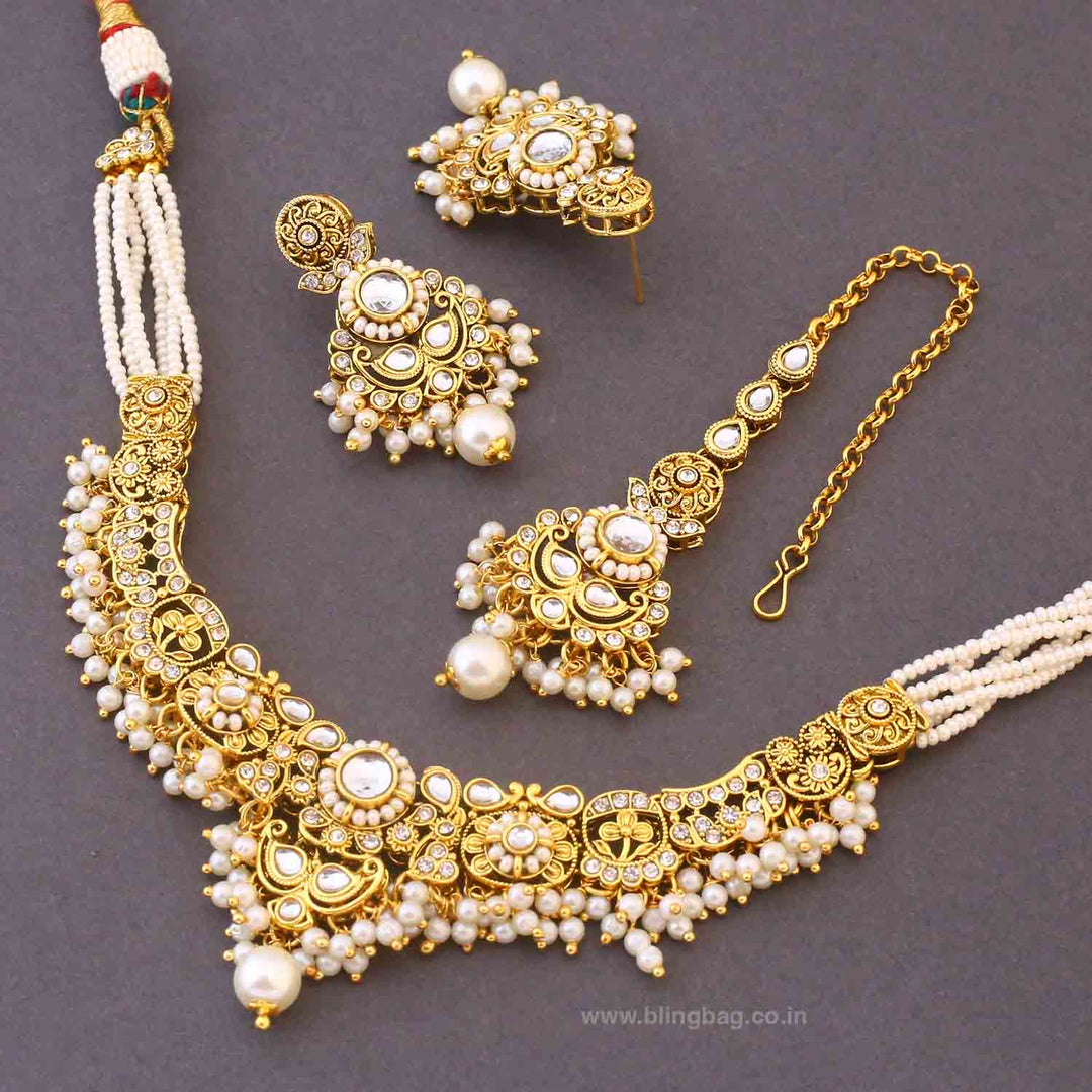 Ivory Hritika Kundan Jewellery Set