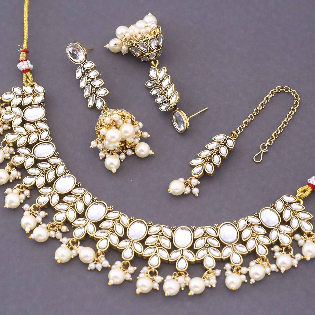 Ivory Iraaya Kundan Jewellery Set