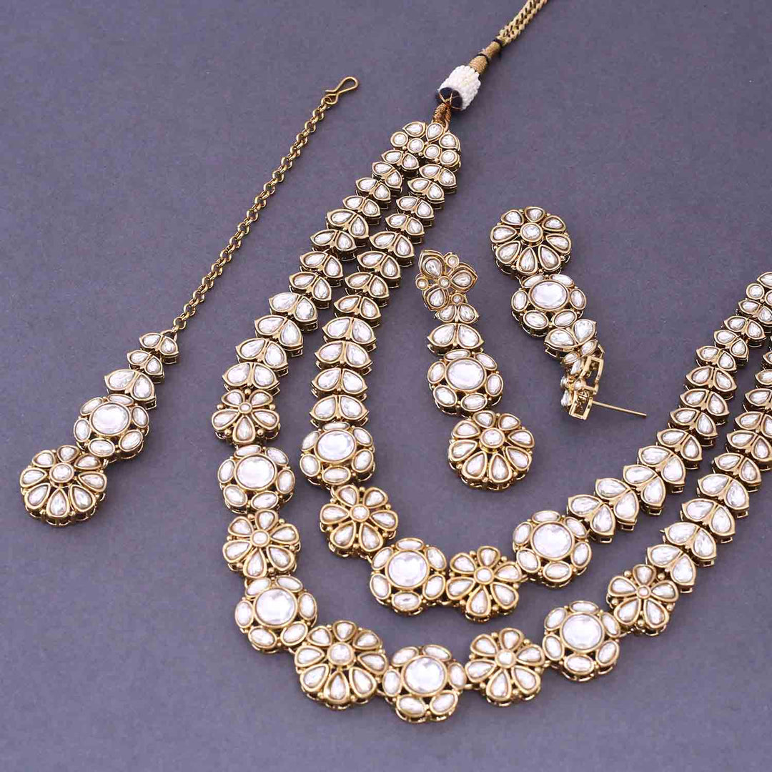 Ivory Jaine Kundan Jewellery Set