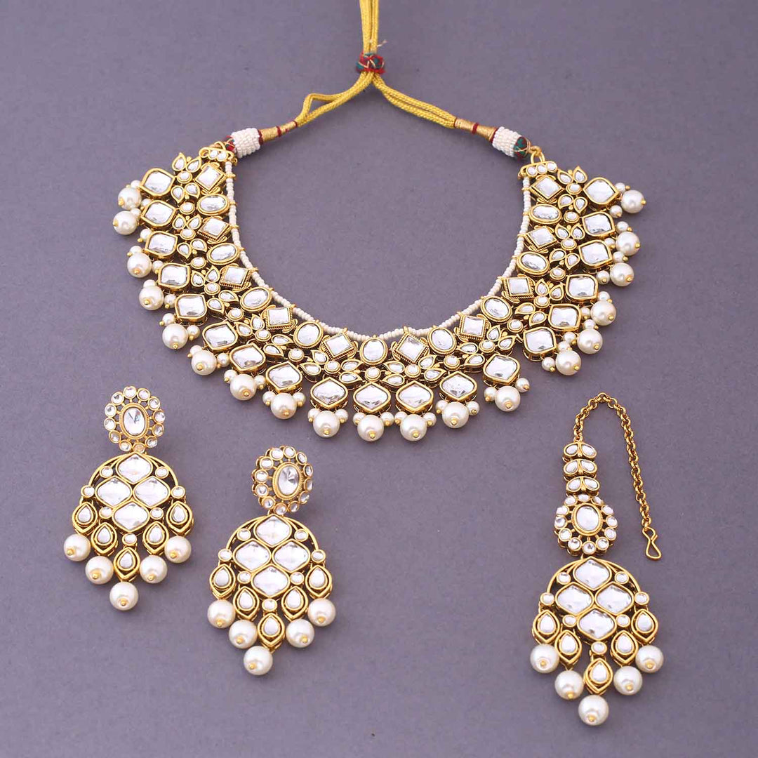 Ivory Jeeviya Kundan Jewellery Set