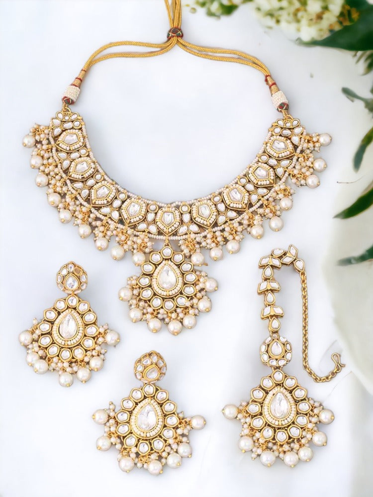 Ivory Jiya Kundan Jewellery Set