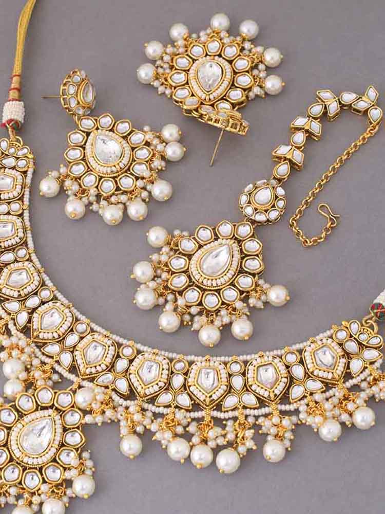 Ivory Jiya Kundan Jewellery Set