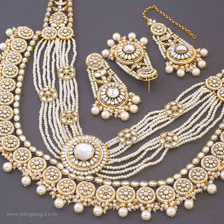 Ivory Kaivalya Kundan Jewellery Set