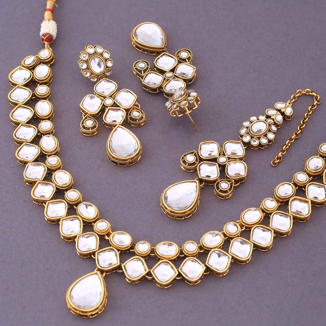 Ivory Kharuya Kundan Jewellery Set