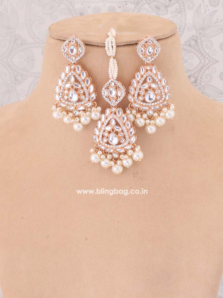 Ivory Maanyata Kundan Jewellery Set