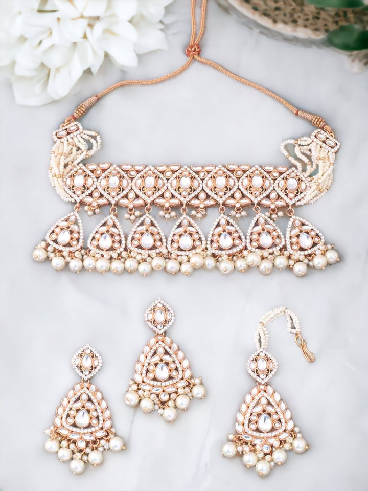 Ivory Maanyata Kundan Jewellery Set