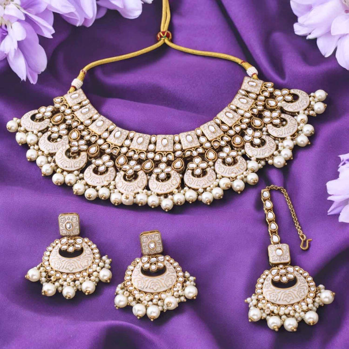 Ivory Maniaa Kundan Jewellery Set