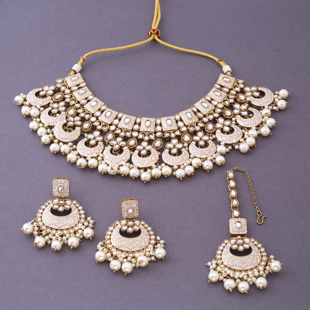 Ivory Maniaa Kundan Jewellery Set