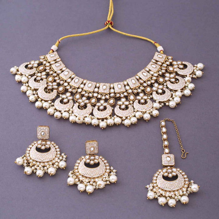 Ivory Maniaa Kundan Jewellery Set