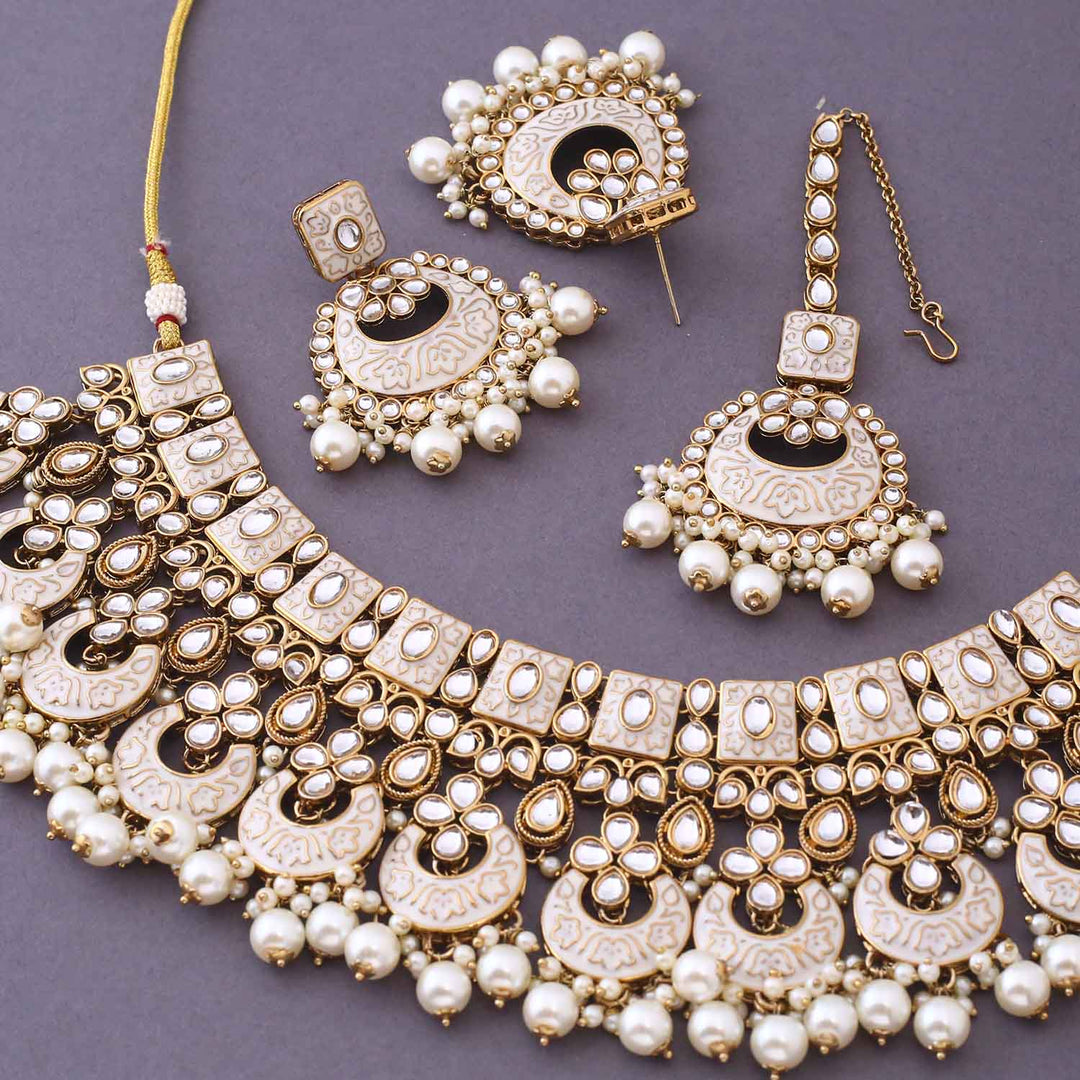 Ivory Maniaa Kundan Jewellery Set