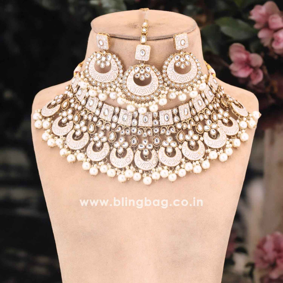 Ivory Maniaa Kundan Jewellery Set