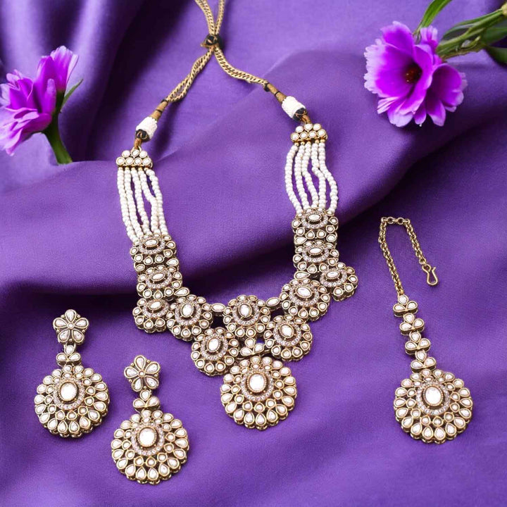 Ivory Merri Kundan Jewellery Set