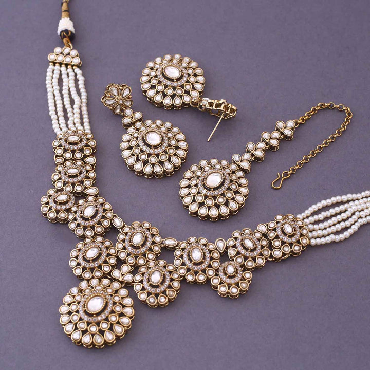 Ivory Merri Kundan Jewellery Set