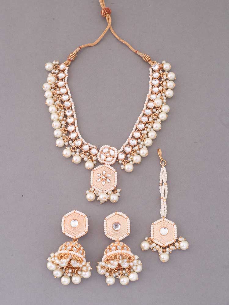 Ivory Modheshwari Jewellery Set
