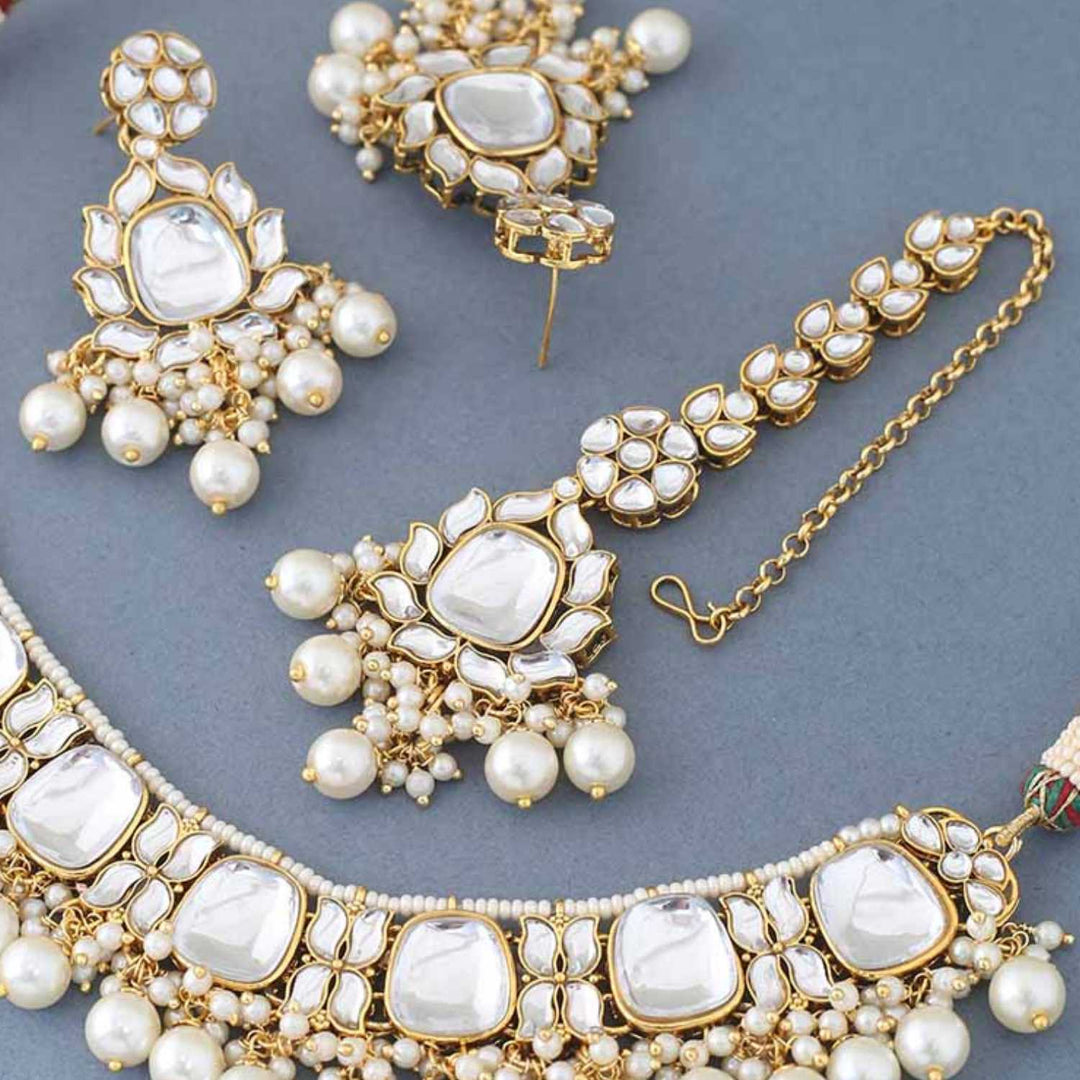 Ivory Namya Kundan Jewellery Set