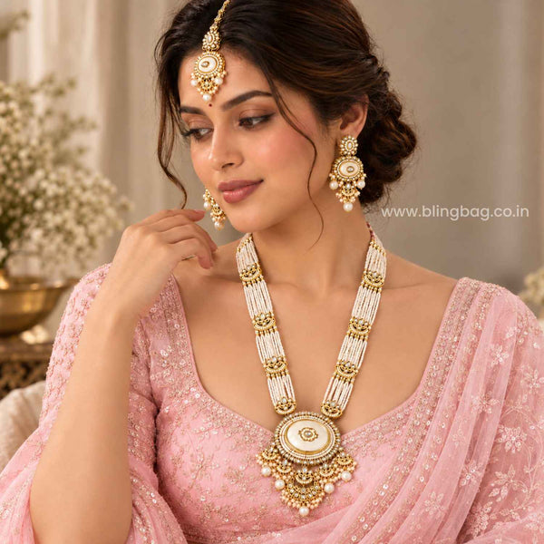 Ivory Navya Kundan Jewellery Set
