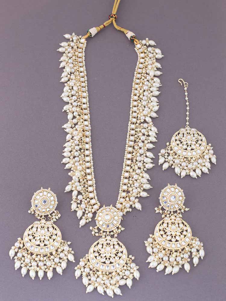 Ivory Nilakshi Kundan Jewellery Set