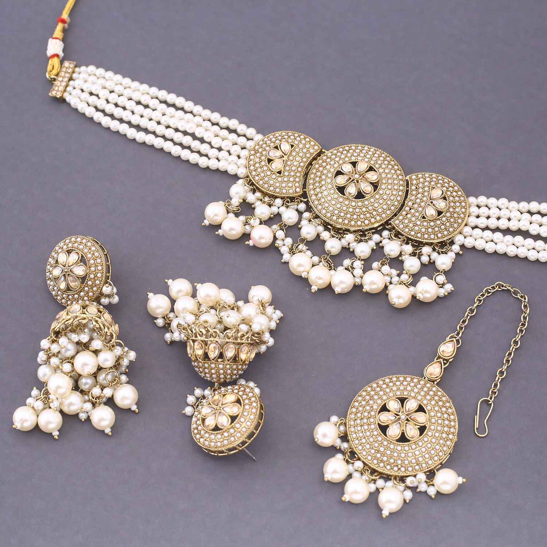 Ivory Oprina Kundan Jewellery Set