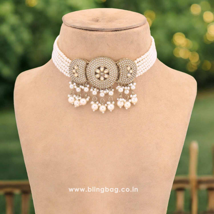 Ivory Oprina Kundan Jewellery Set