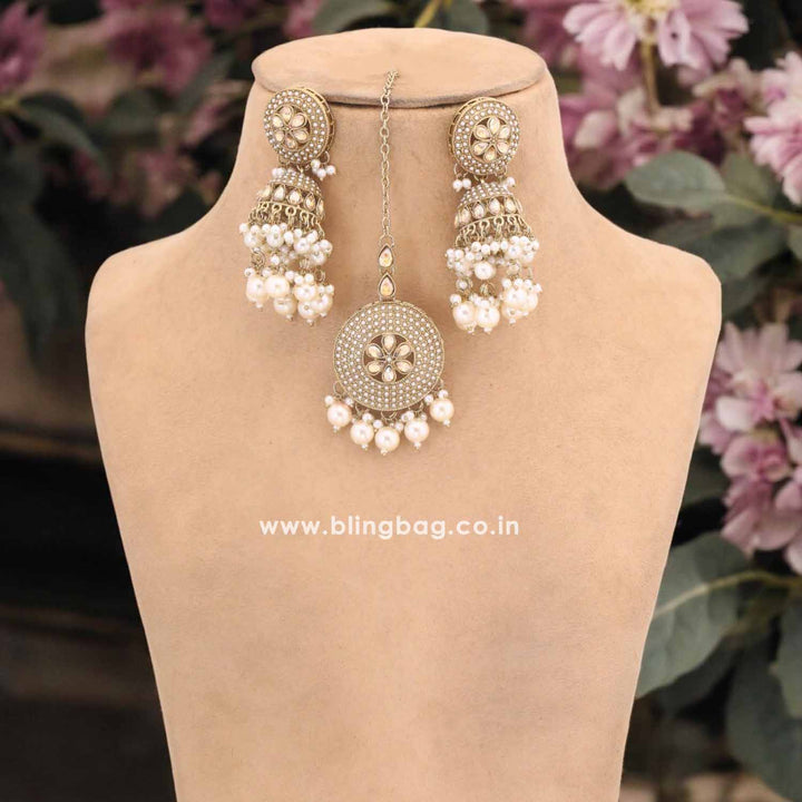 Ivory Oprina Kundan Jewellery Set
