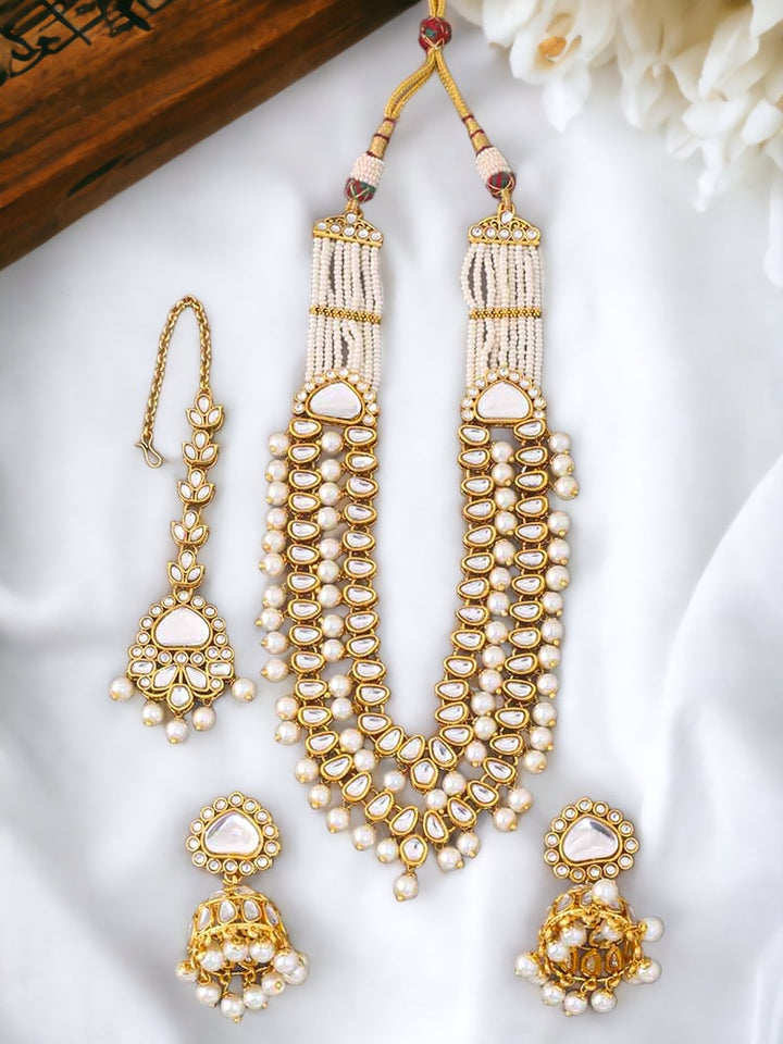 Ivory Parini Kundan Jewellery Set