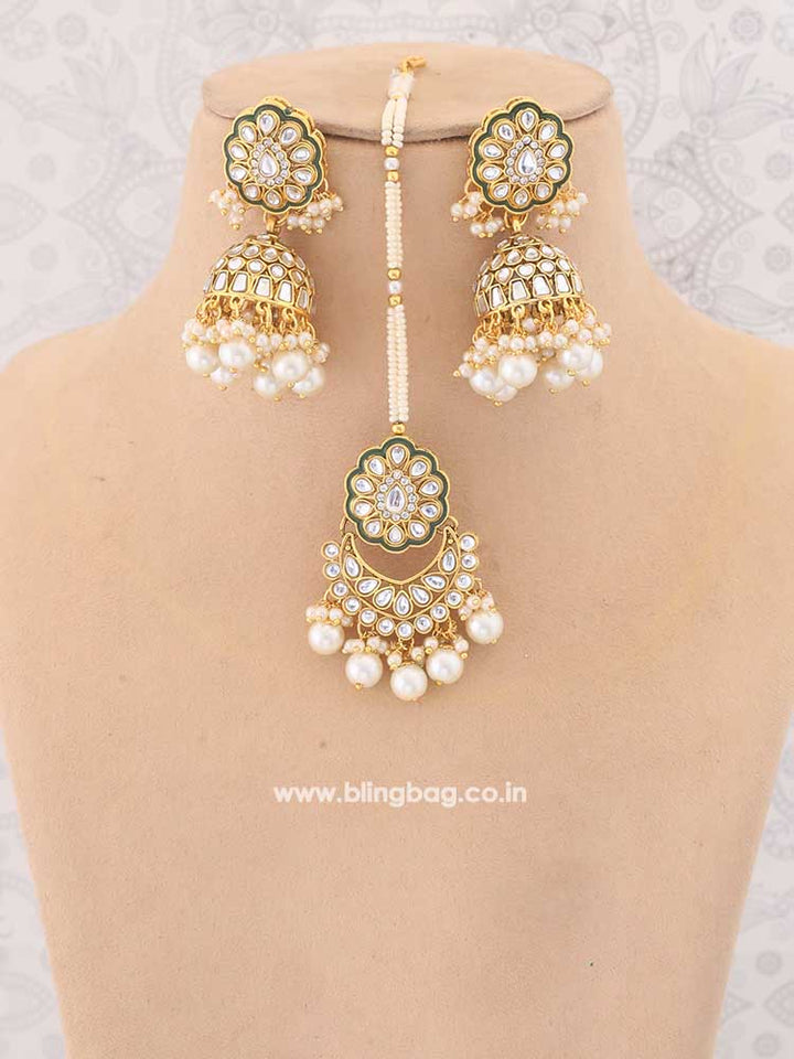 Ivory Pranami Kundan Jewellery Set