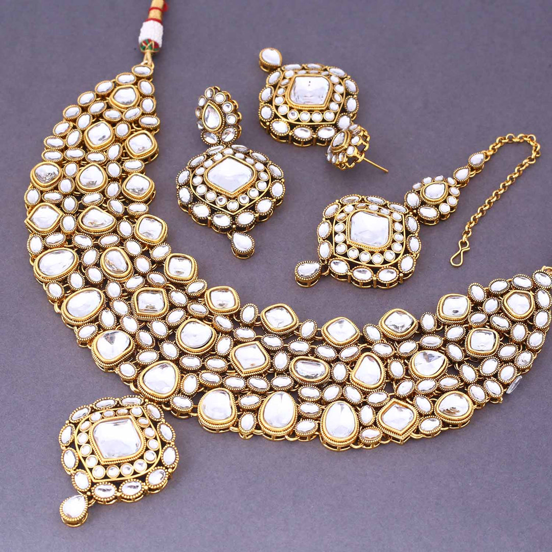 Ivory Priyamvada Kundan Jewellery Set