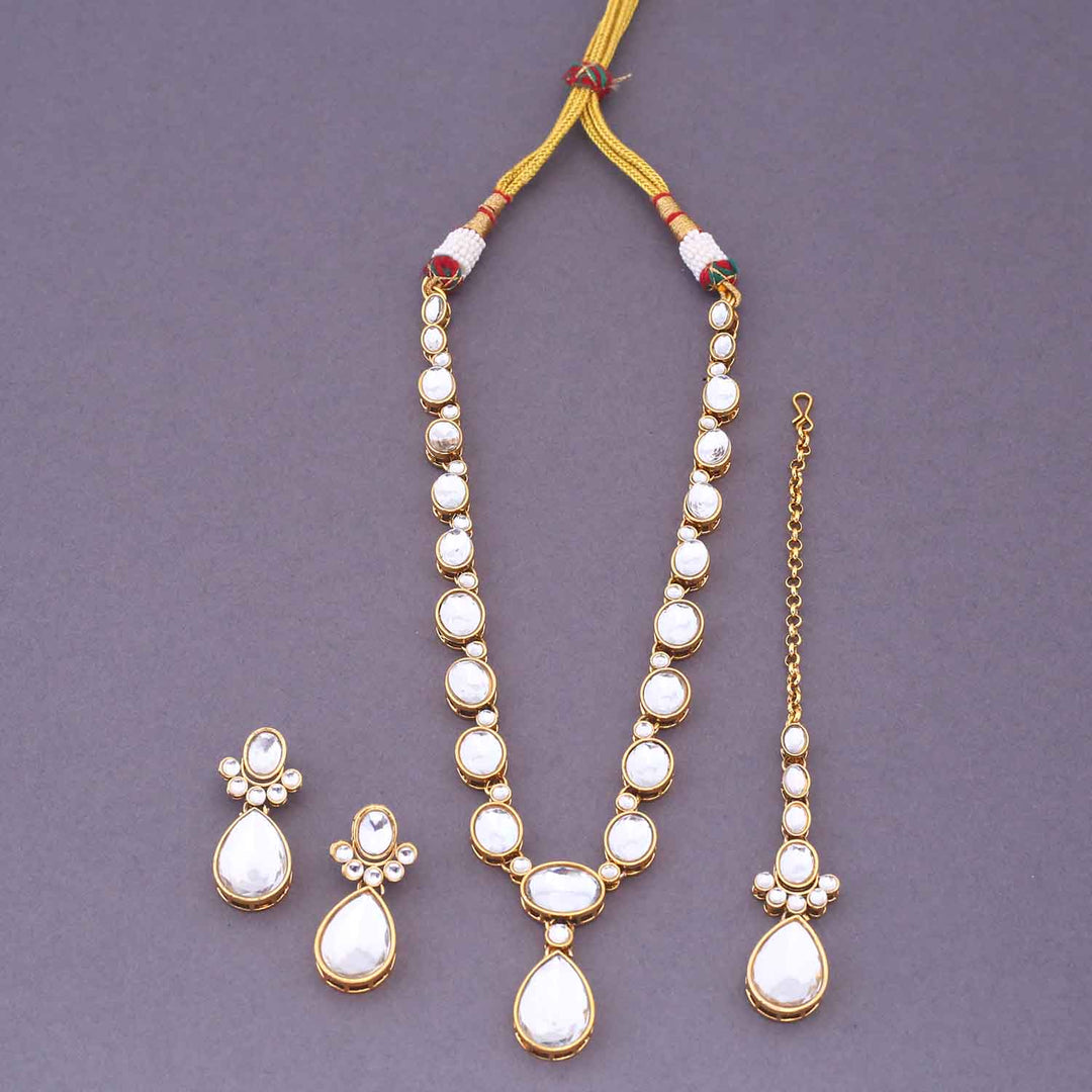 Golden Raniya Kundan Jewellery Set