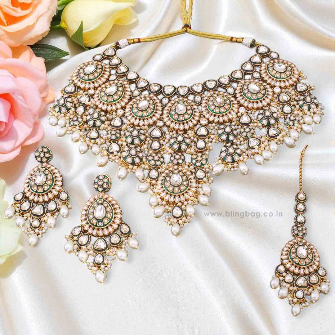 Ivory Saadhvi Kundan Jewellery Set
