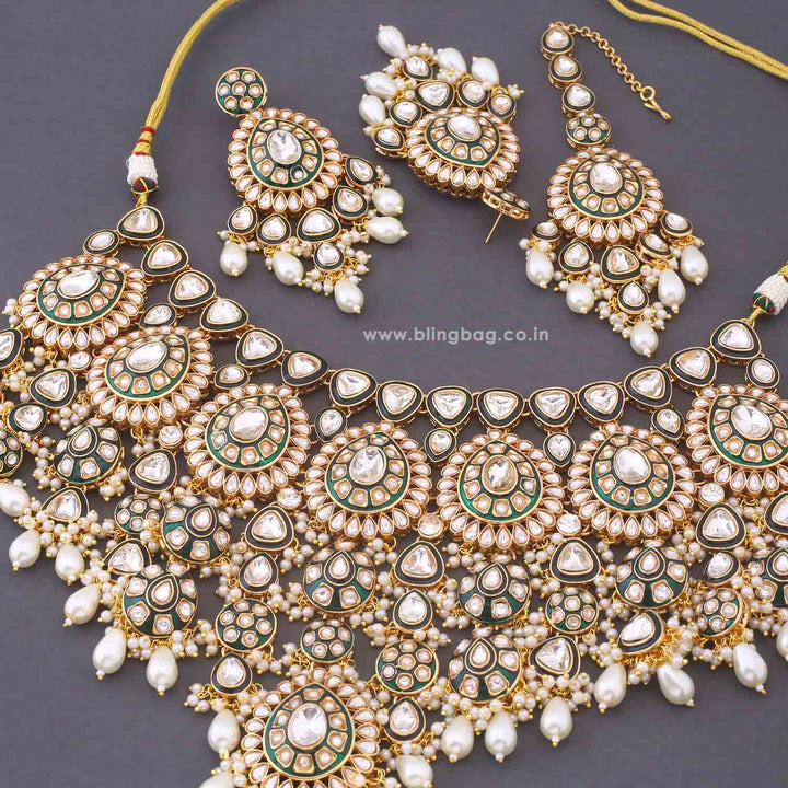 Ivory Saadhvi Kundan Jewellery Set
