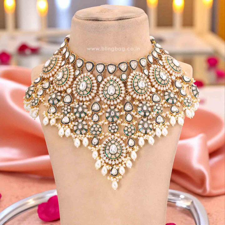 Ivory Saadhvi Kundan Jewellery Set
