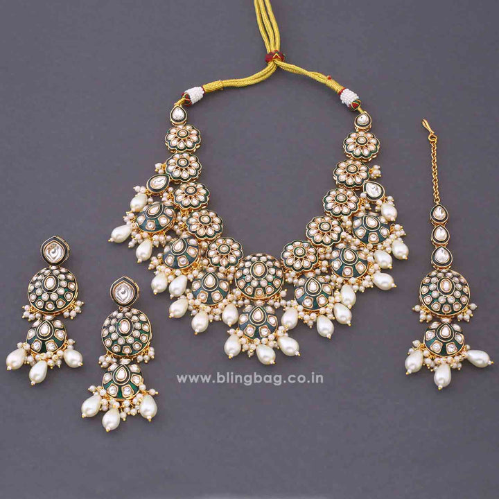 Ivory Samridhi Kundan Jewellery Set