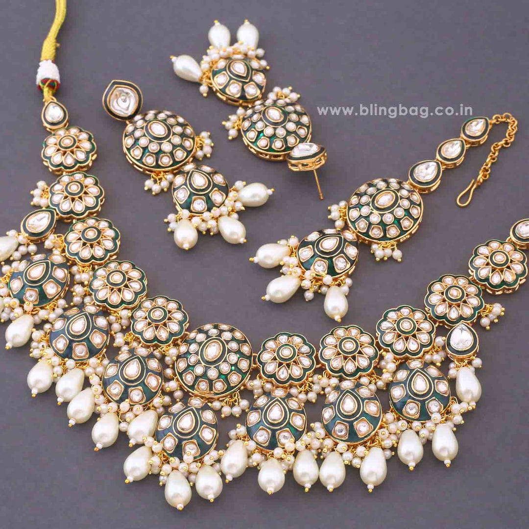 Ivory Samridhi Kundan Jewellery Set
