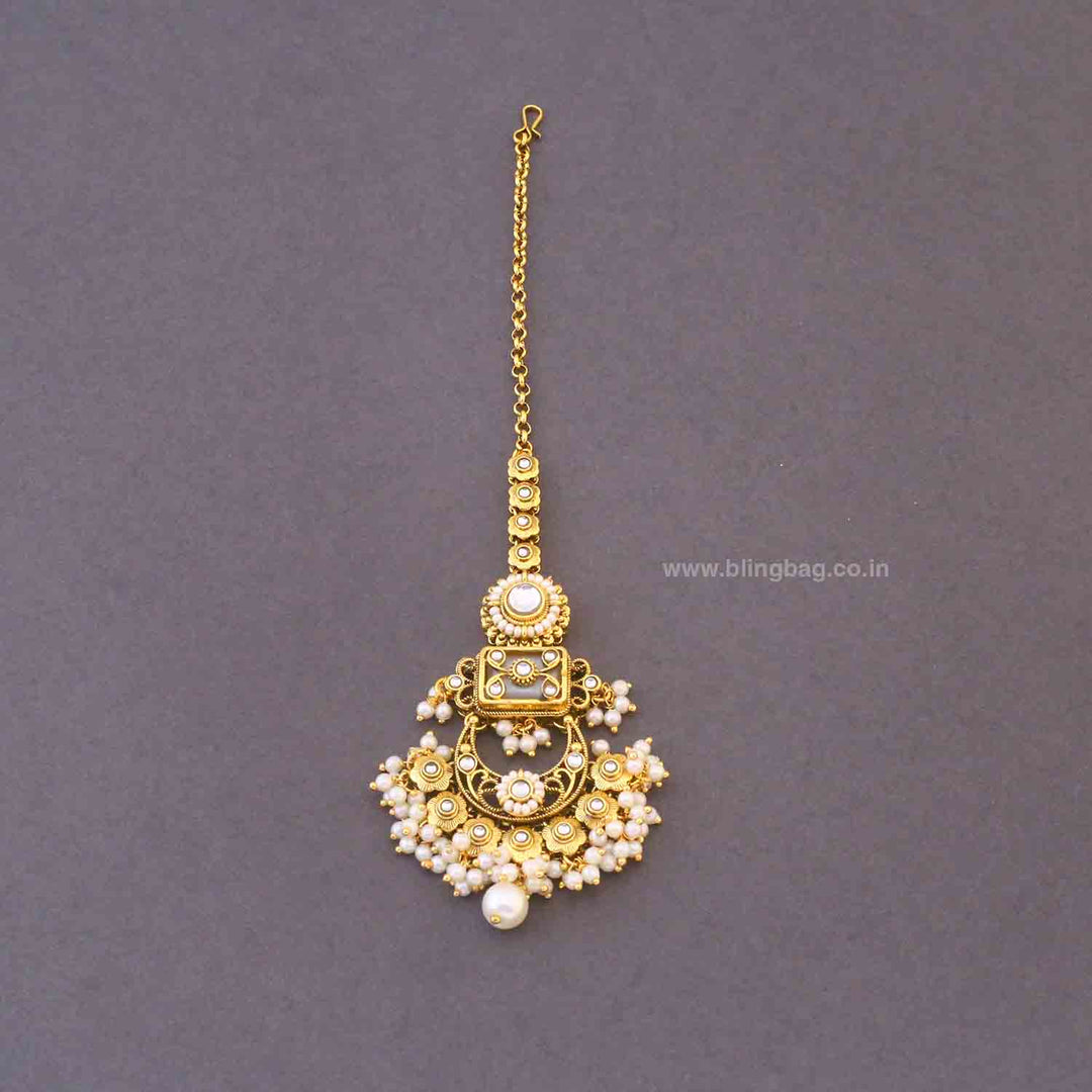 Ivory Sannidhi Kundan Bridal Jewellery Set