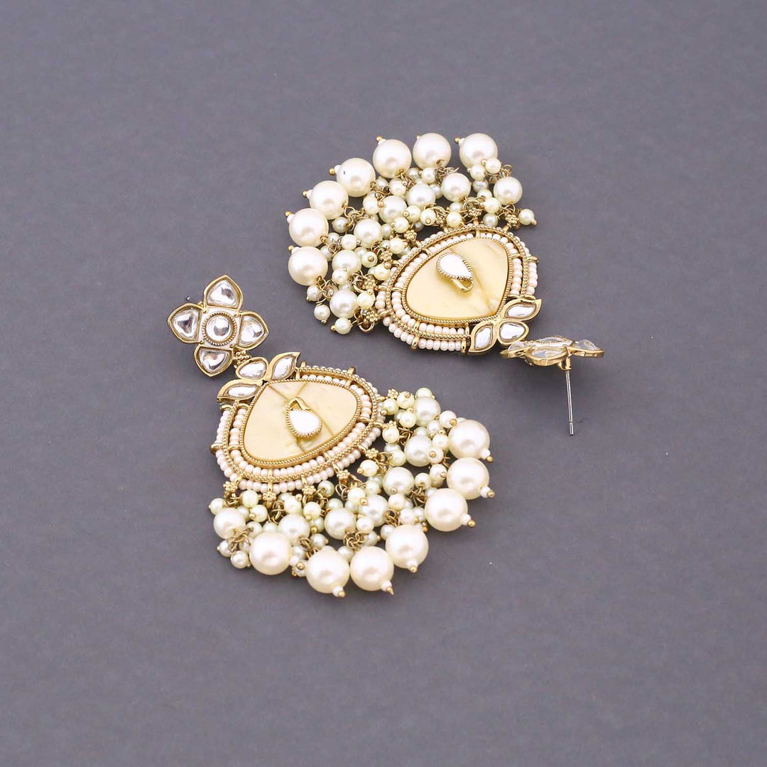 Ivory Sarmi Chandbalis